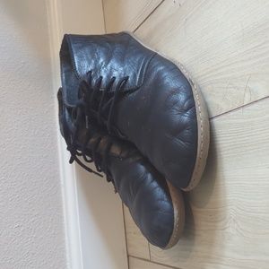 Groundies Milano Shoes - Men's US 8